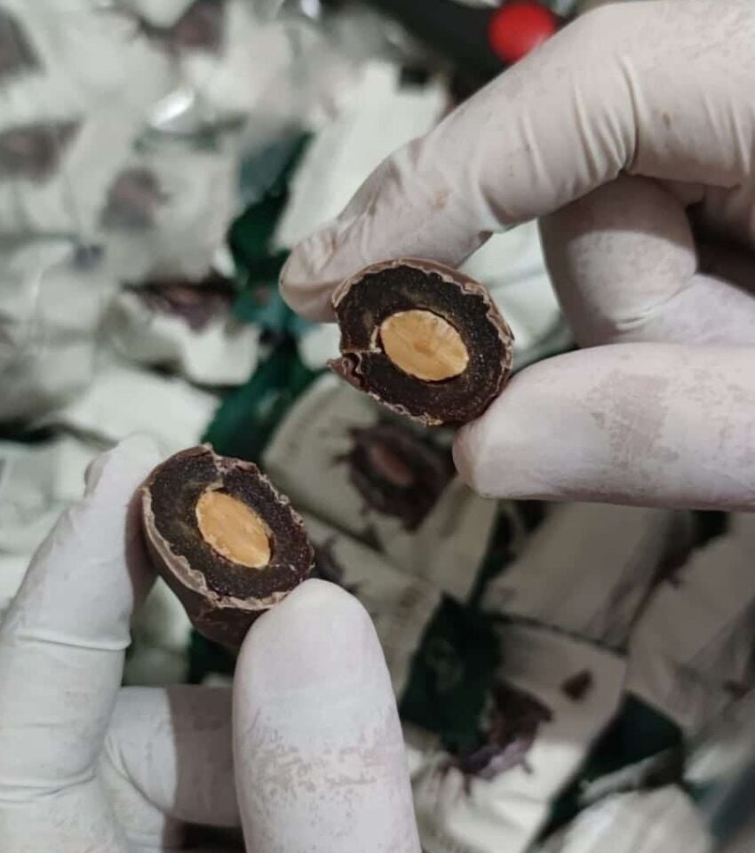 Çikolatalı Bademli Hurma- 1 KG