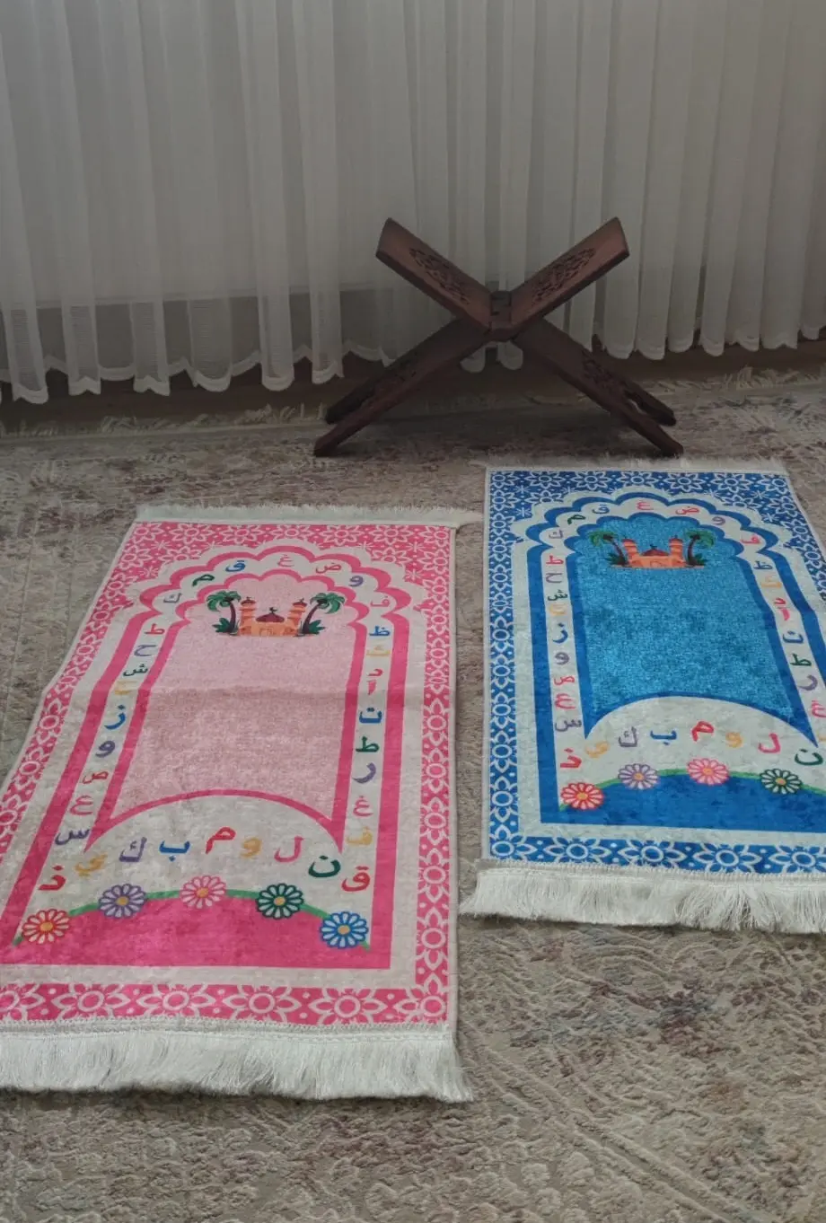 Kaymaz Tabanlı Çocuk Seccadesi - Yumuşak Dokulu Eğitici Namazlığı